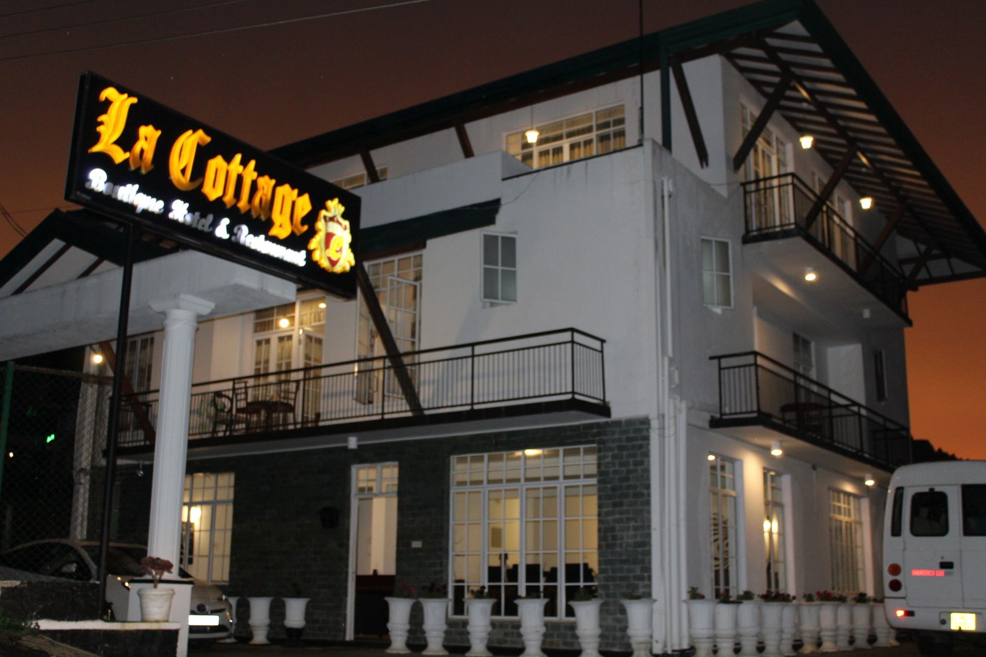 La Cottage Boutique Hotel & Restaurant Nuwara Eliya Exteriör bild
